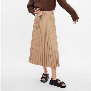 Zara Belted Pleated Skirt in Beige